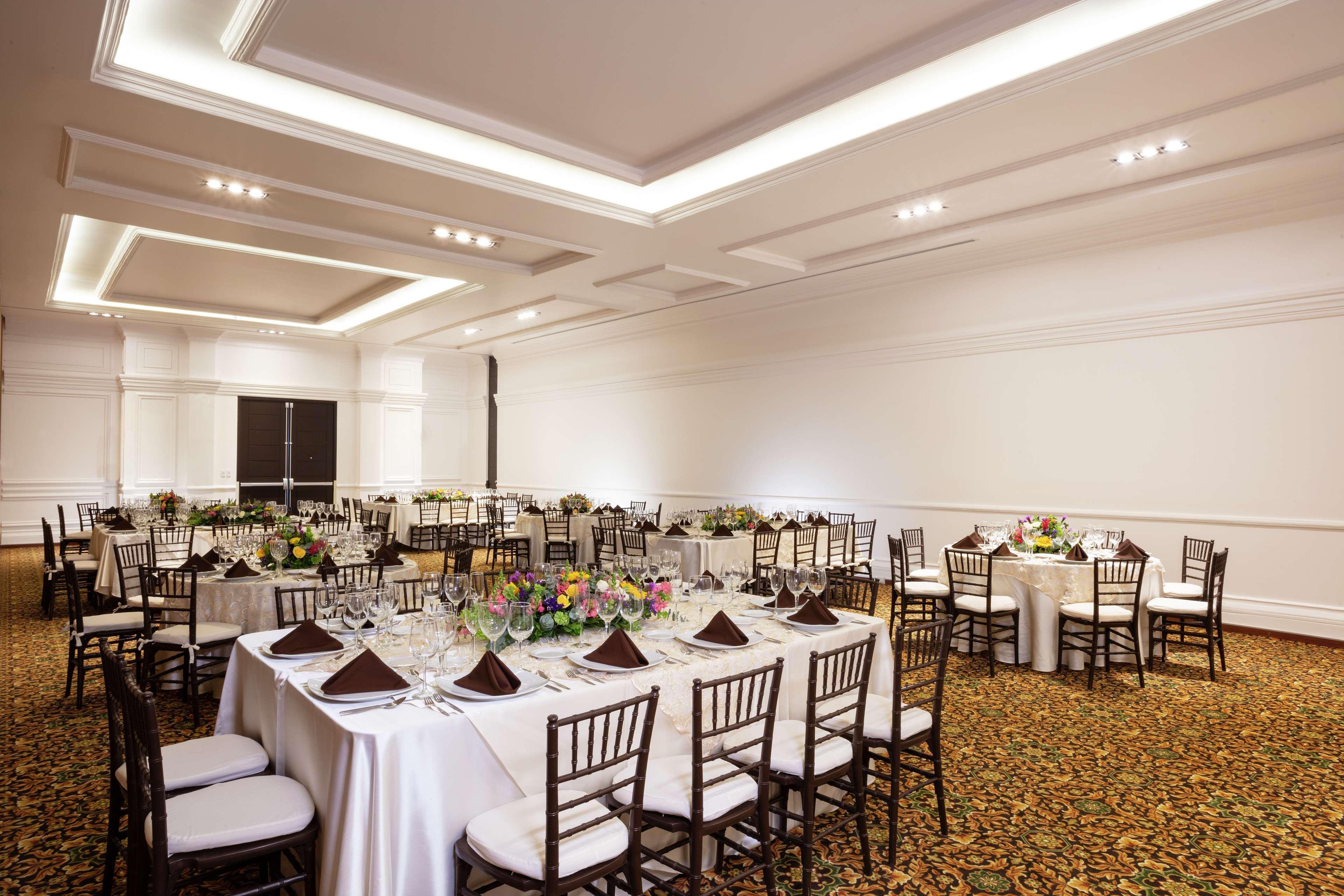 Doubletree By Hilton Toluca Hotel Exterior foto