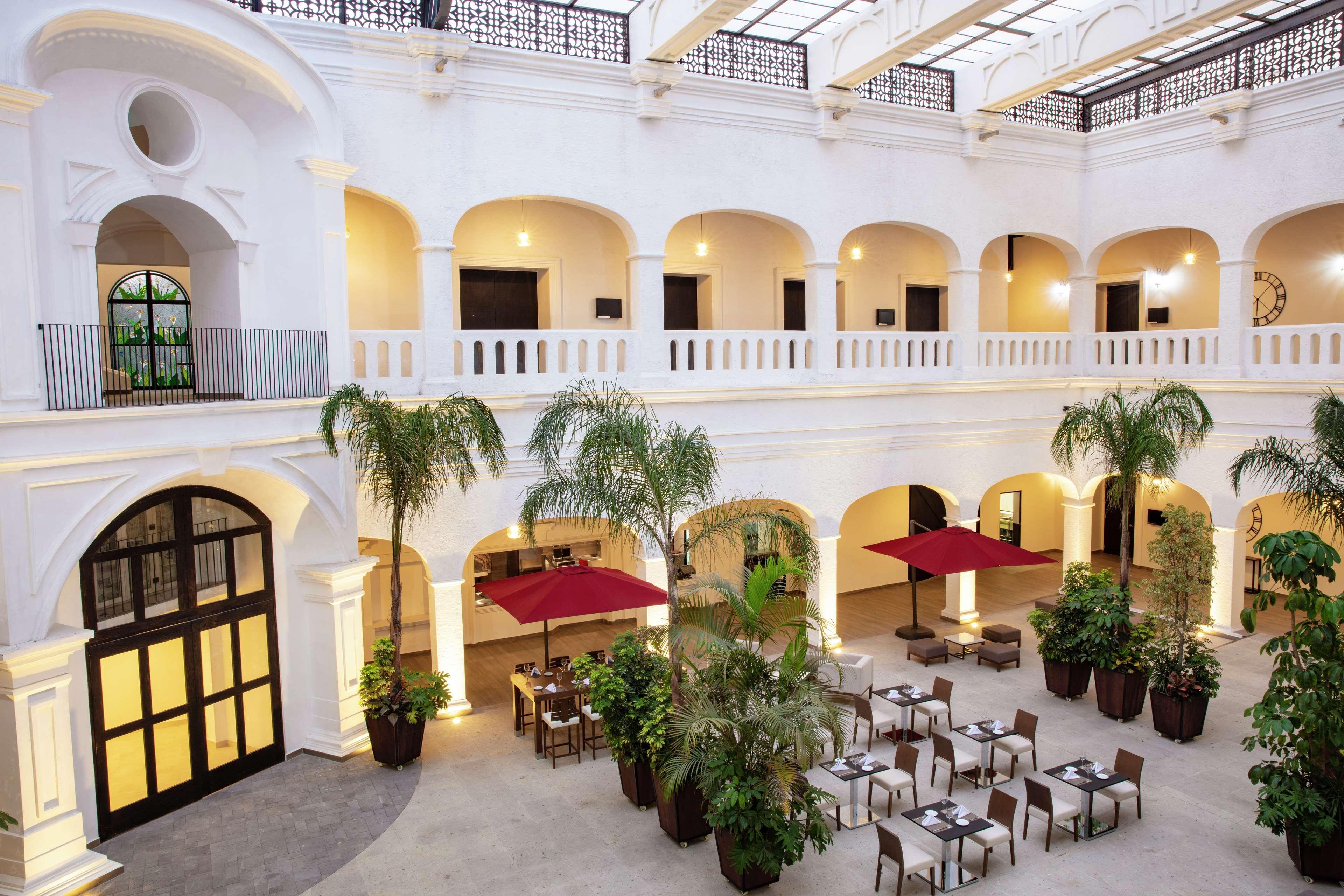 Doubletree By Hilton Toluca Hotel Exterior foto