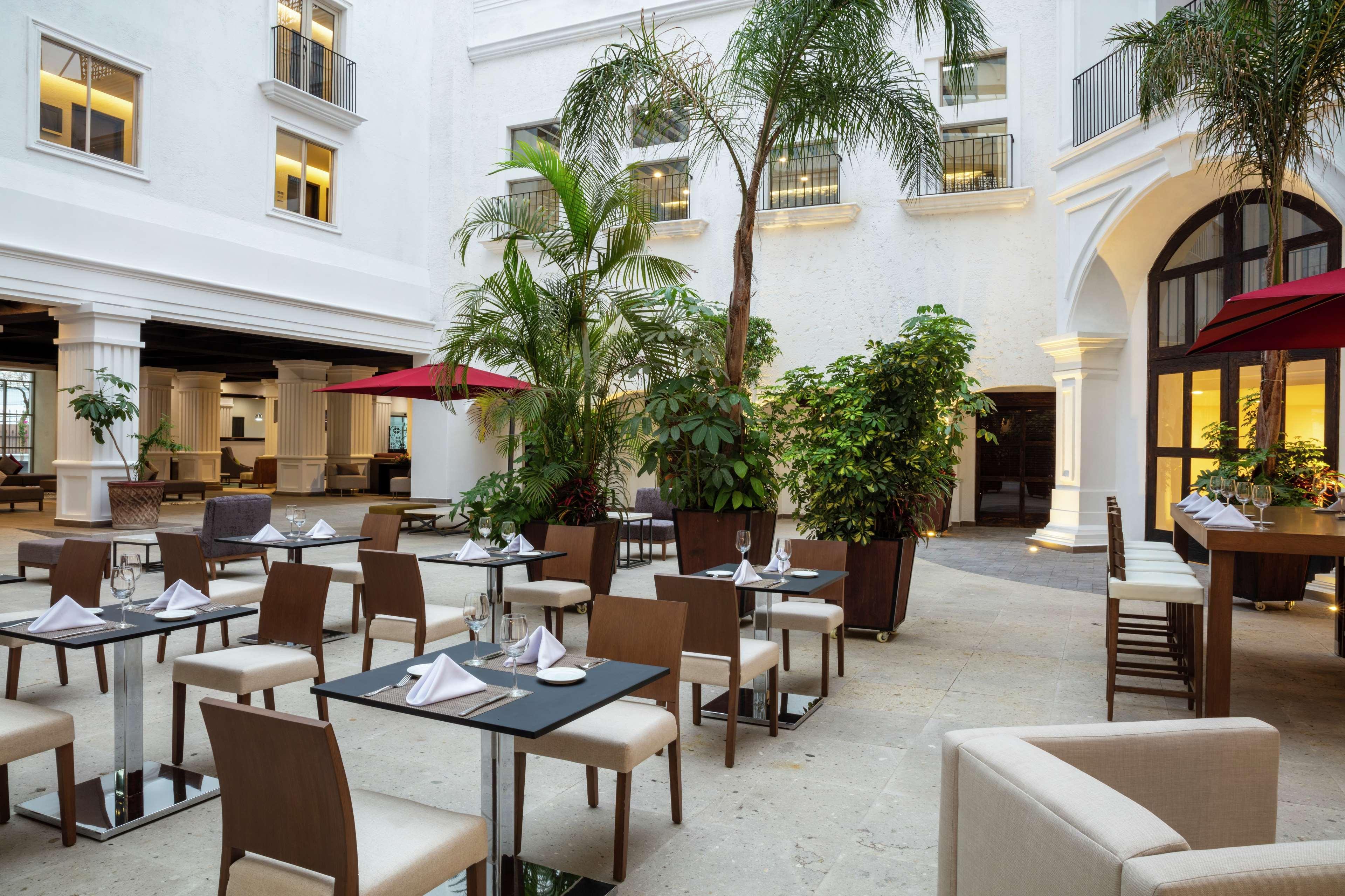 Doubletree By Hilton Toluca Hotel Exterior foto