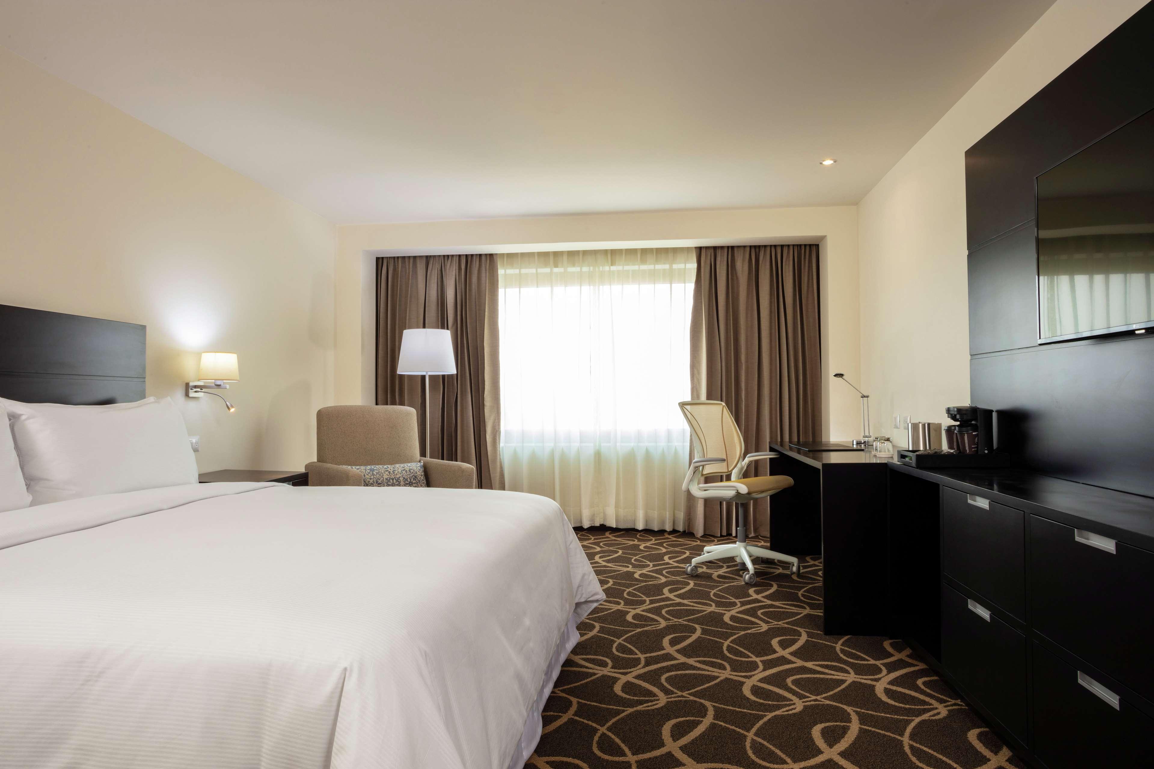 Doubletree By Hilton Toluca Hotel Exterior foto