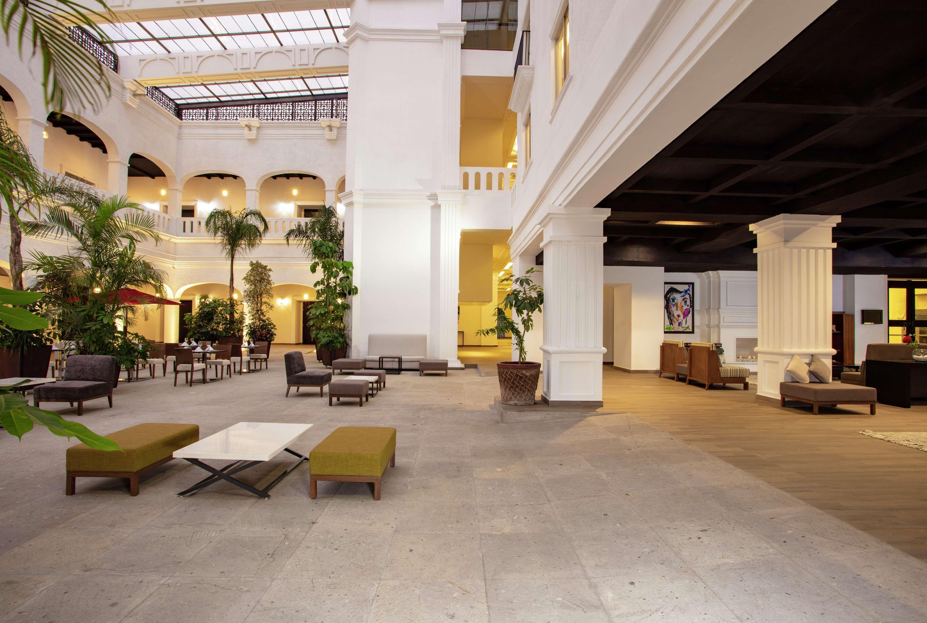 Doubletree By Hilton Toluca Hotel Exterior foto