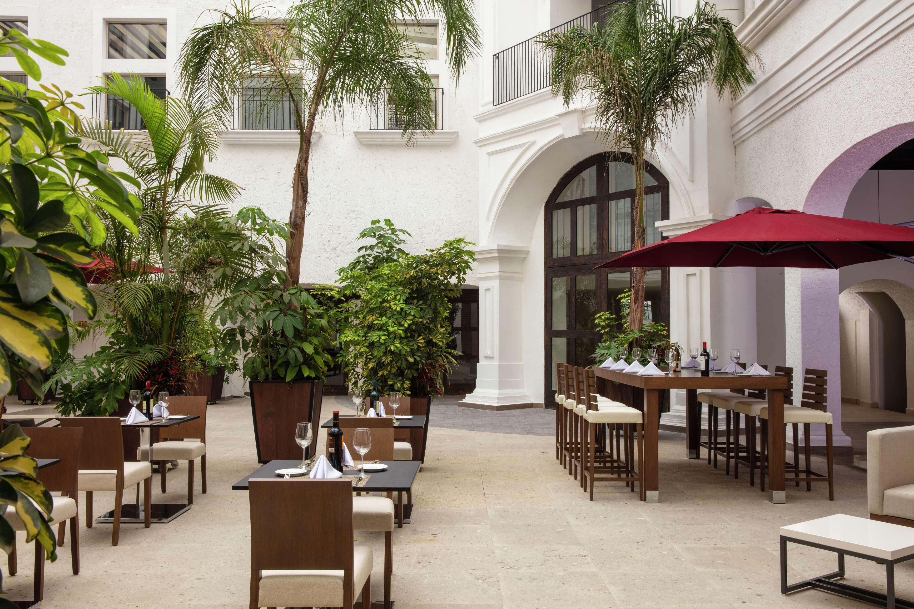 Doubletree By Hilton Toluca Hotel Exterior foto