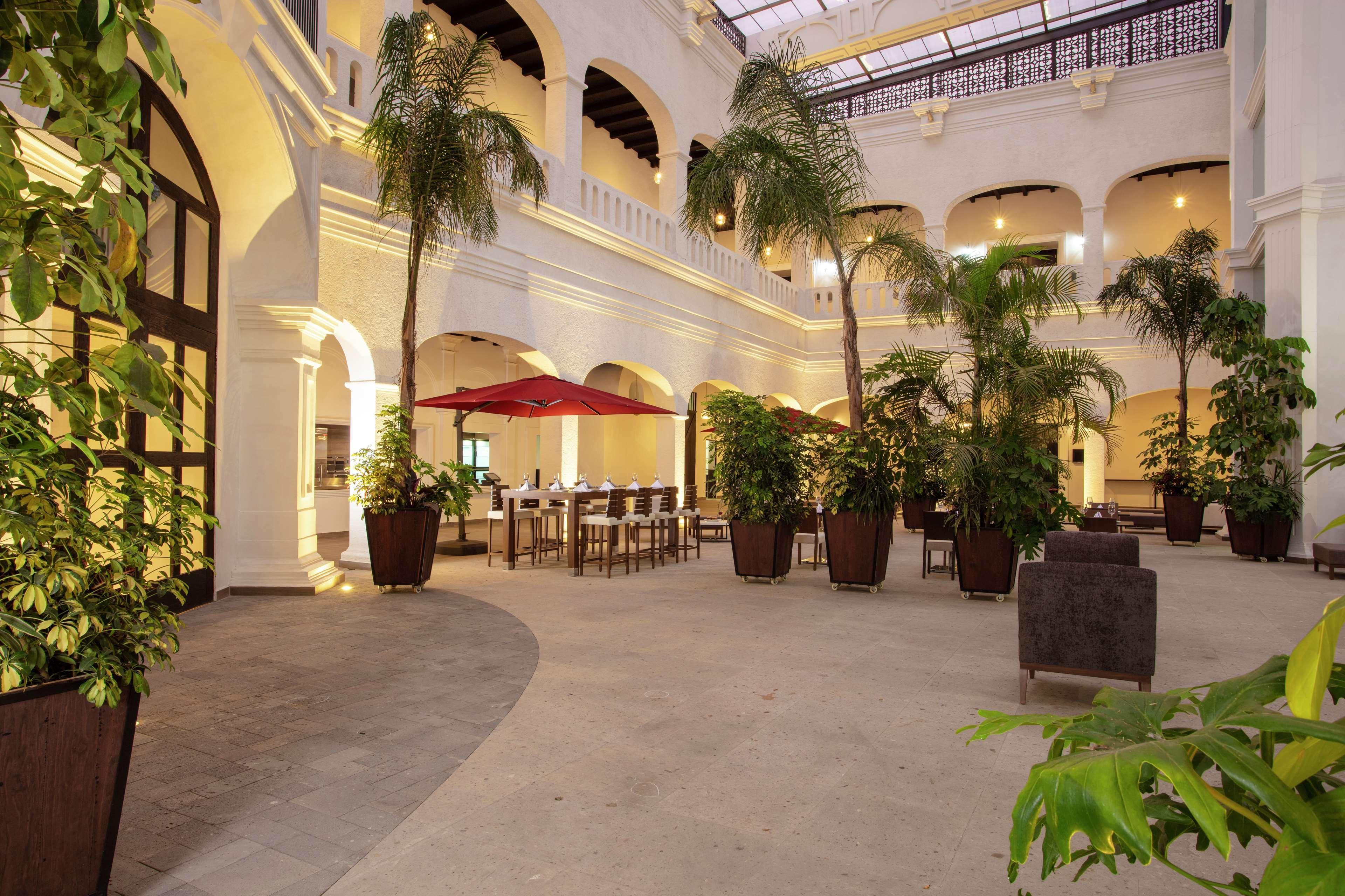 Doubletree By Hilton Toluca Hotel Exterior foto