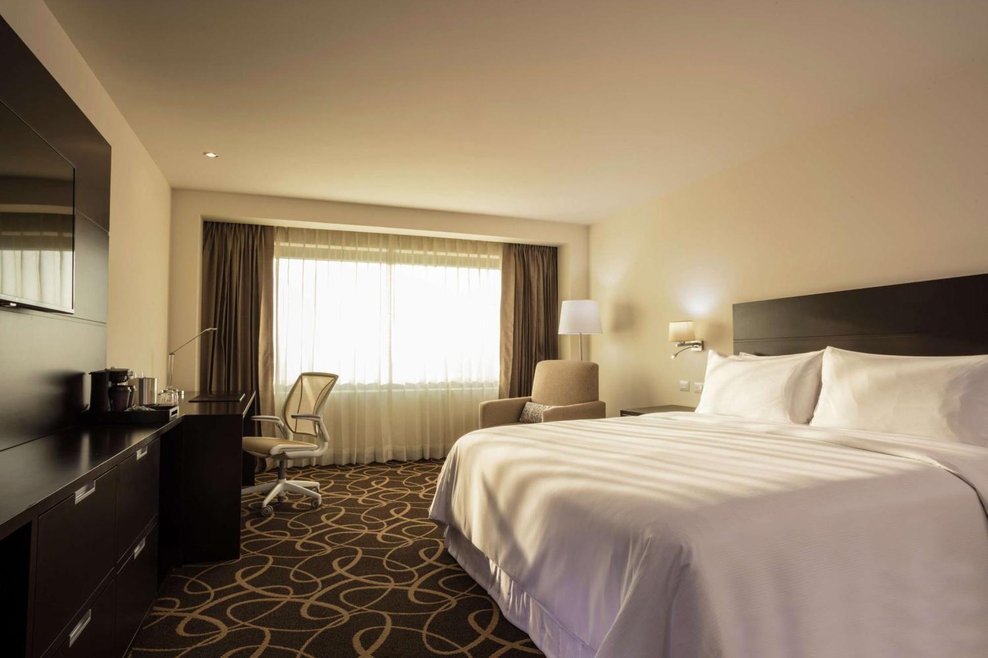 Doubletree By Hilton Toluca Hotel Exterior foto