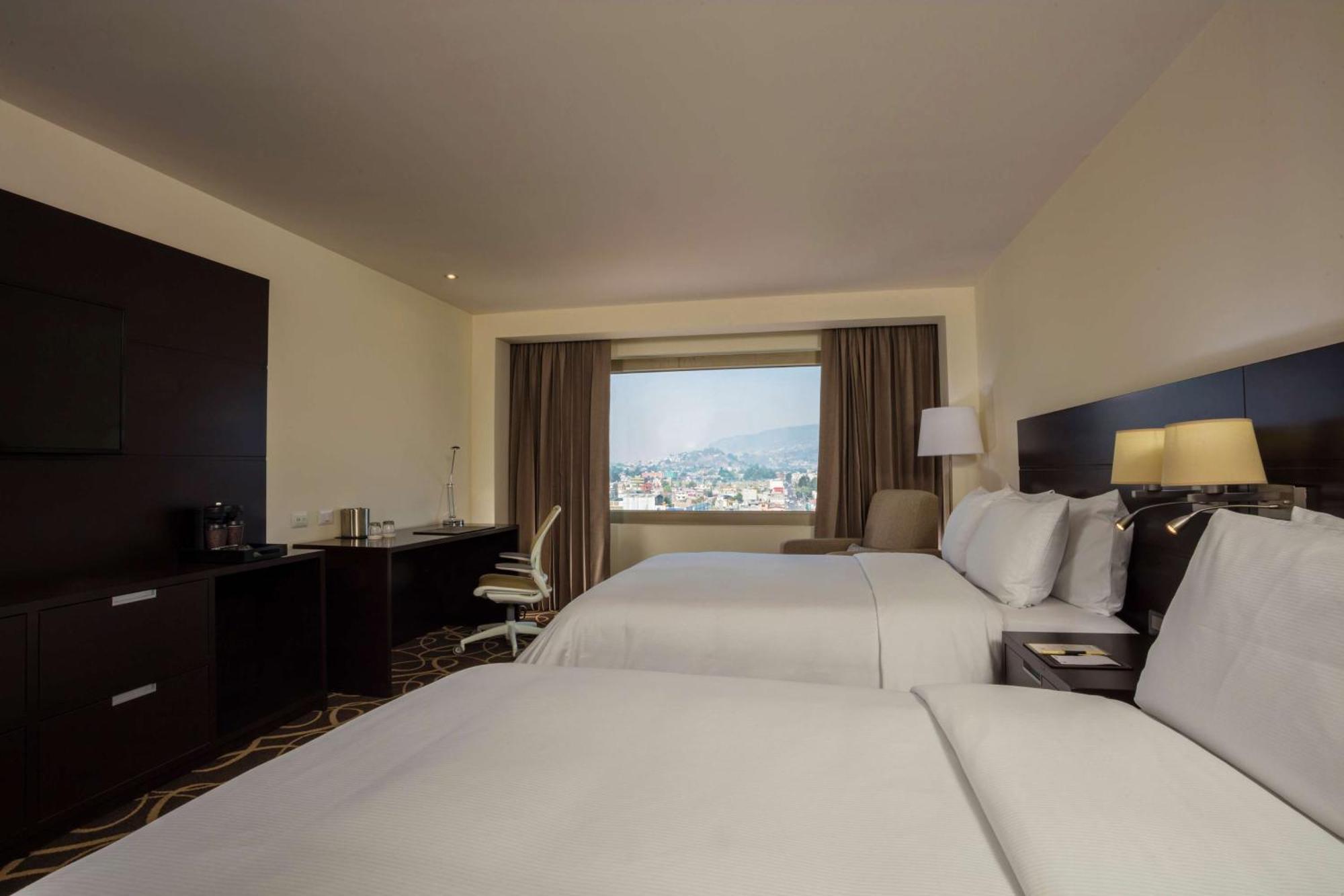 Doubletree By Hilton Toluca Hotel Exterior foto