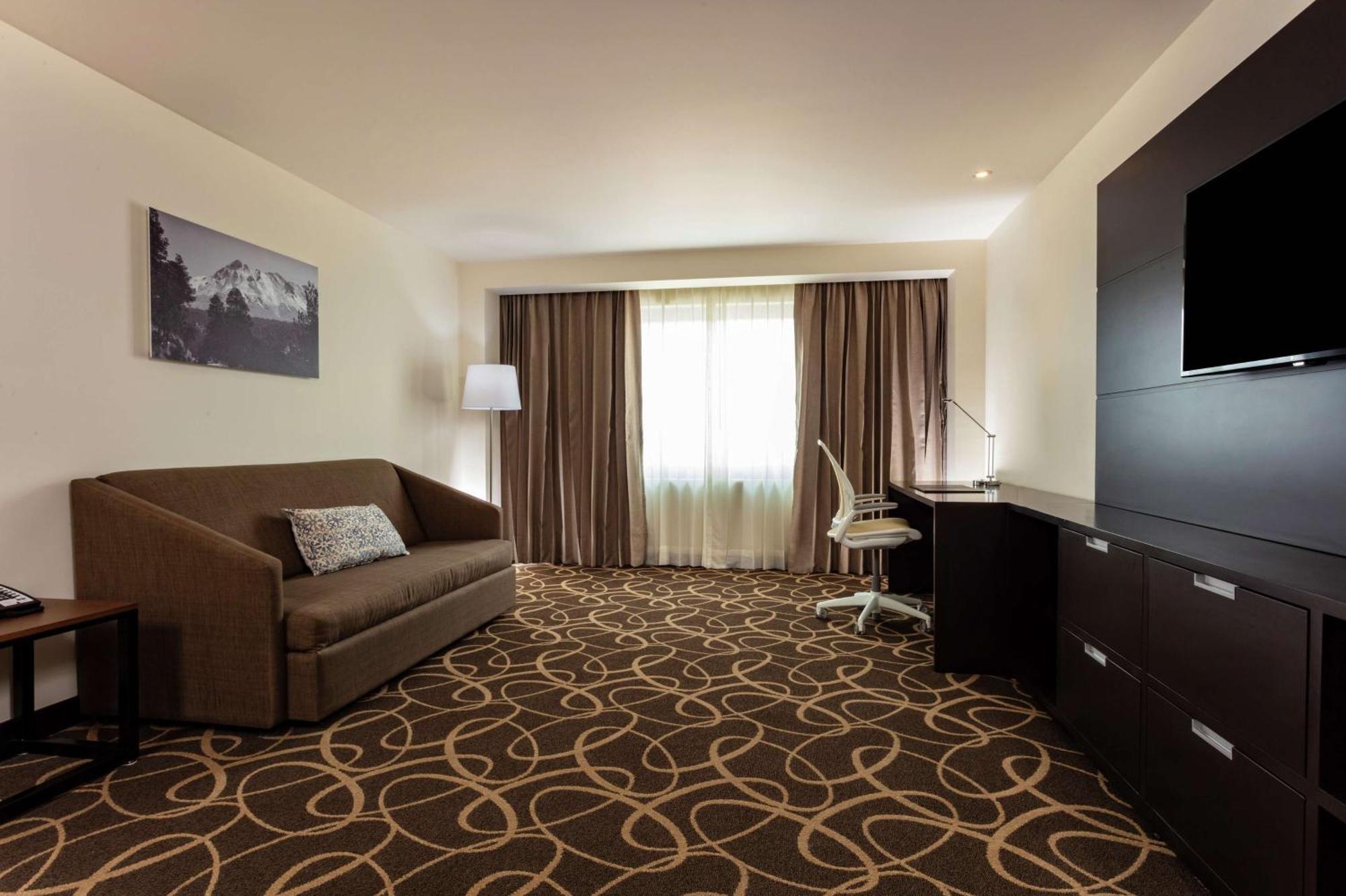 Doubletree By Hilton Toluca Hotel Exterior foto