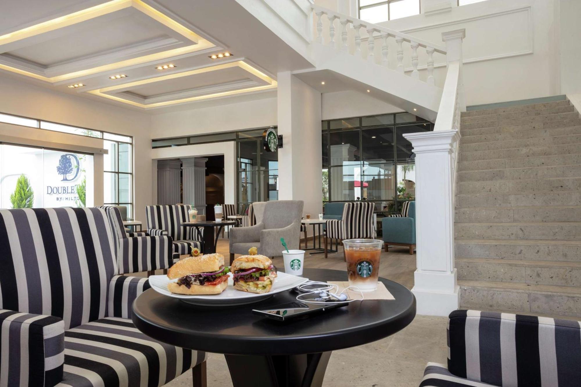 Doubletree By Hilton Toluca Hotel Exterior foto